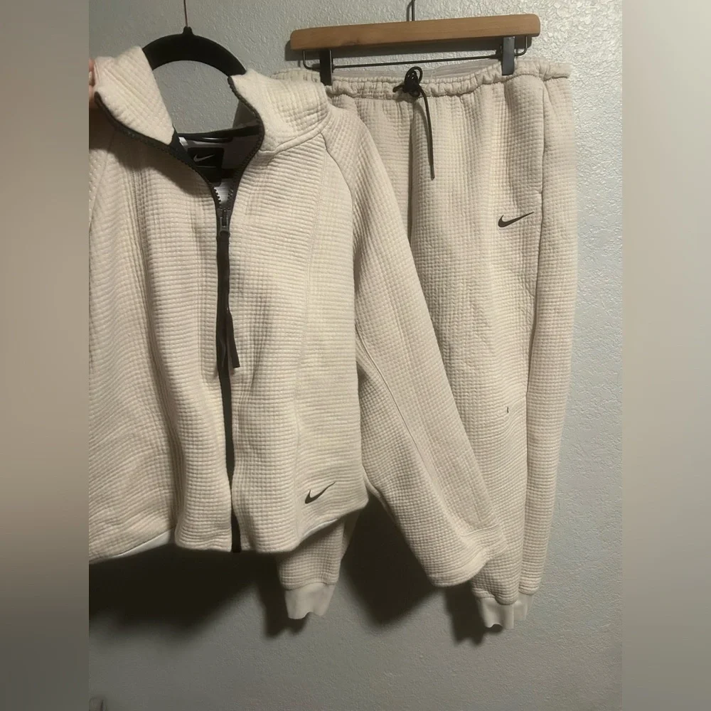 Nike tech fleece set
